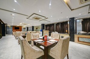 Daily buffet breakfast (INR 500 per person)