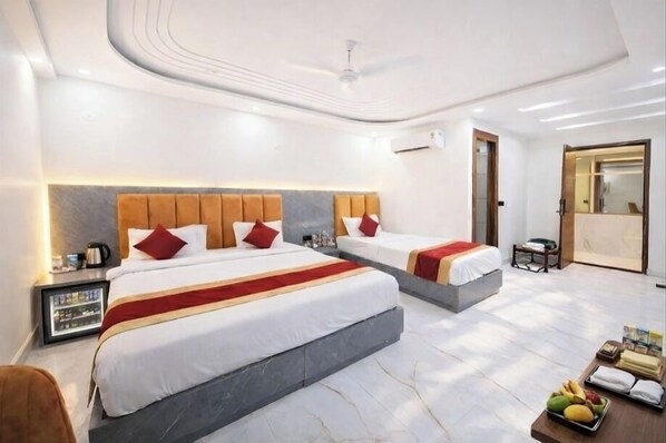 Executive Room | Iron/ironing board, free WiFi