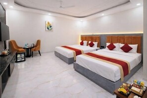 Iron/ironing board, free WiFi - OPO Essential SKYNEX (New Delhi)