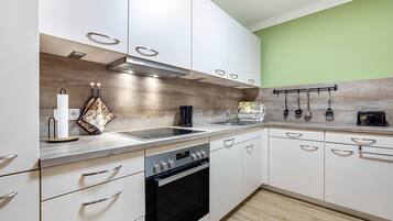 Frigorífic, forn, placa de cuina i rentaplats