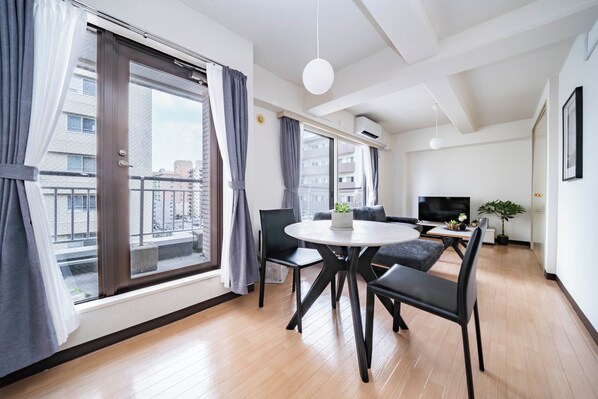 Repas dans la chambre