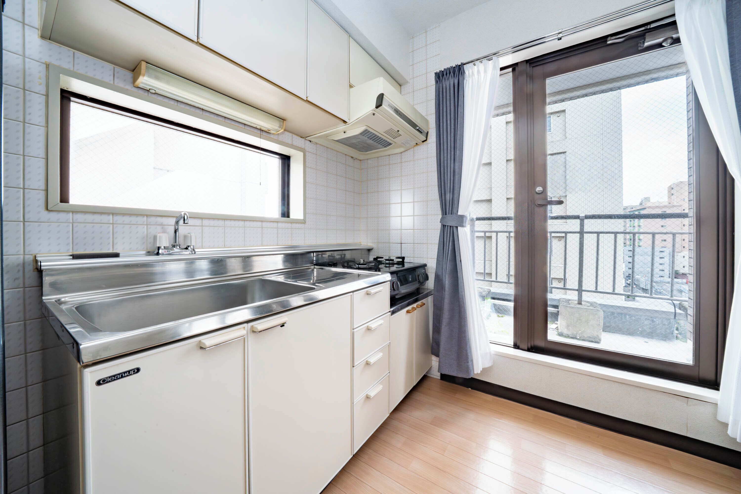 Fridge, microwave, stovetop, toaster