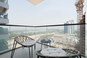 Property grounds - KeyRock Golf Gate - Relax & Unwind: Pool & Sauna (Dubai)