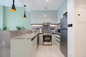 Fridge, microwave, oven, stovetop