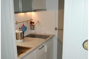 Fridge, microwave, stovetop, dishwasher - 8 in the Pamir House (Wenningstedt)
