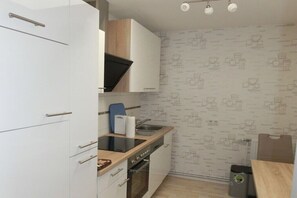 Kühlschrank, Ofen, Herdplatte, Geschirrspüler