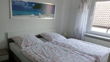 1 bedroom, free WiFi, bed sheets