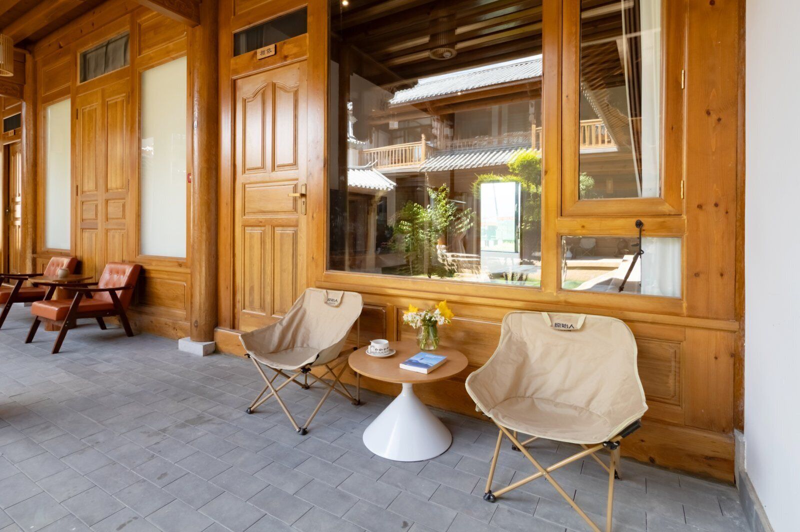 クラシック ツインルーム コートヤードビュー | デスク、WiFi (無料)