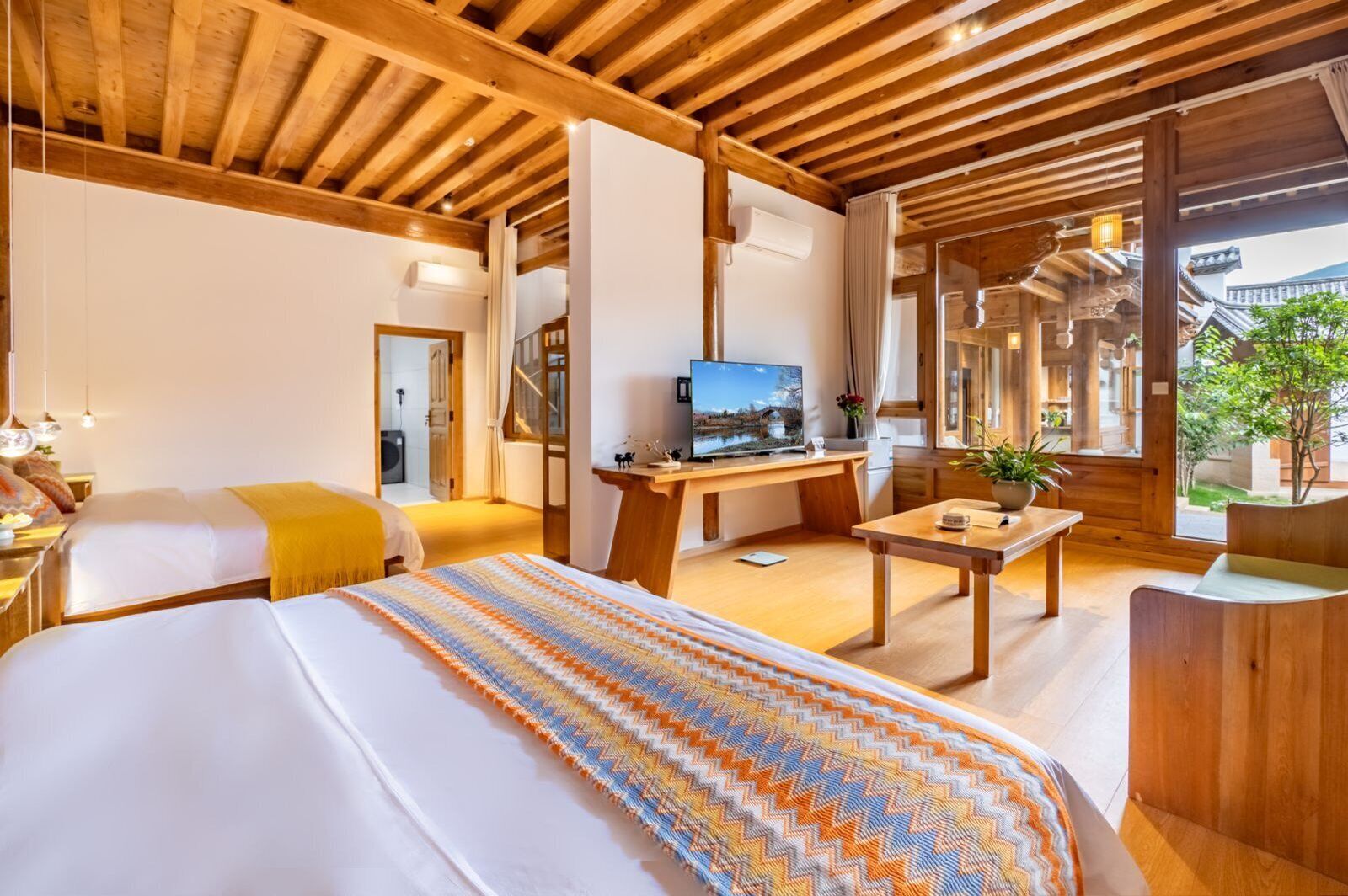 ファミリー スイート コートヤードビュー | デスク、WiFi (無料)