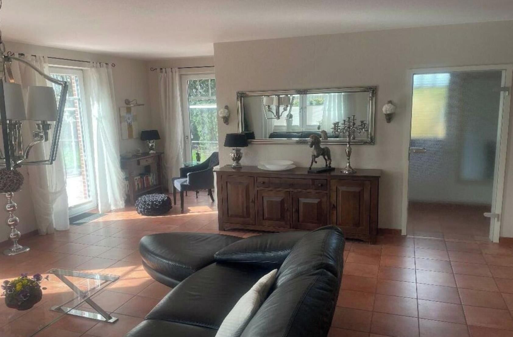 Smart-TV, DVD-Player, Bücher