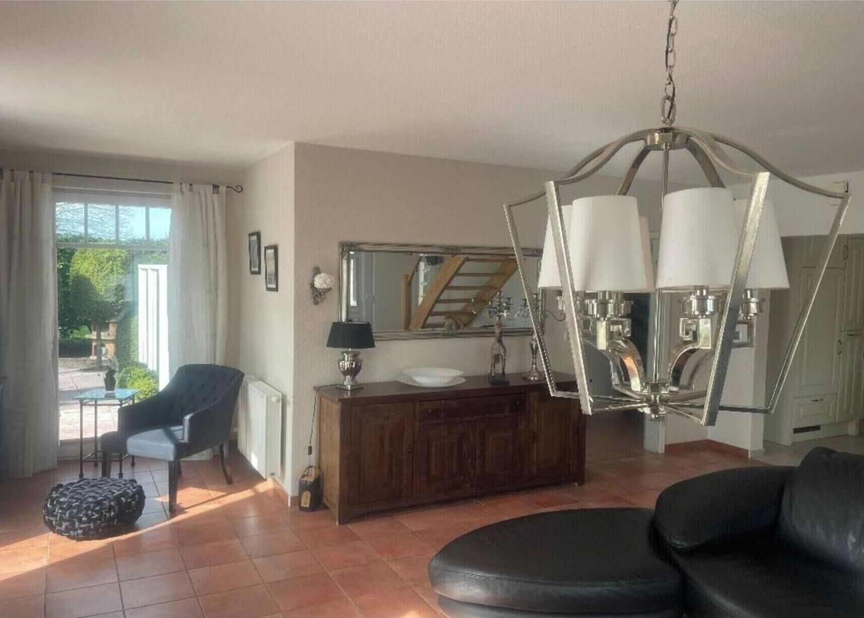 Smart-TV, DVD-Player, Bücher