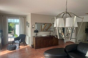 Smart TV, DVD player, books - Holiday home with 3 bedrooms (Upgant-Schott)