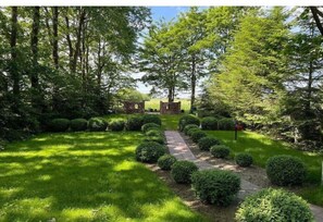 المنطقة المحيطة بالمنشأة