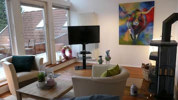 Fernseher, Kamin, DVD-Player, Stereoanlage