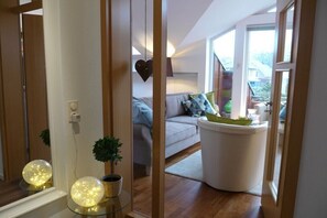 TV, fireplace, DVD player, stereo