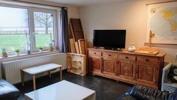 Télévision, baby-foot