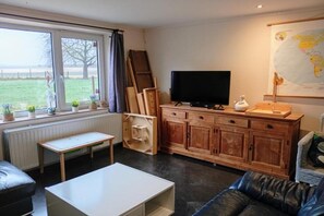 Télévision, baby-foot