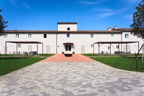Exterior - Apartment in Tuscany near Florence (Agliana (PT))