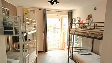 7 bedrooms, internet
