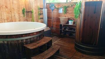 Indoor spa tub