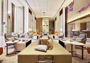 Lobby sitting area - Shanghai Elong Hotel by the Nanjing Road (Shanghai)