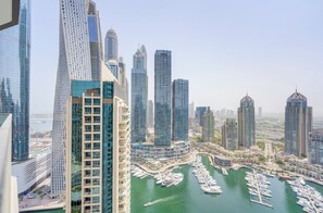 Appartement Deluxe, balcon, vue sur la marina | Vue de la chambre