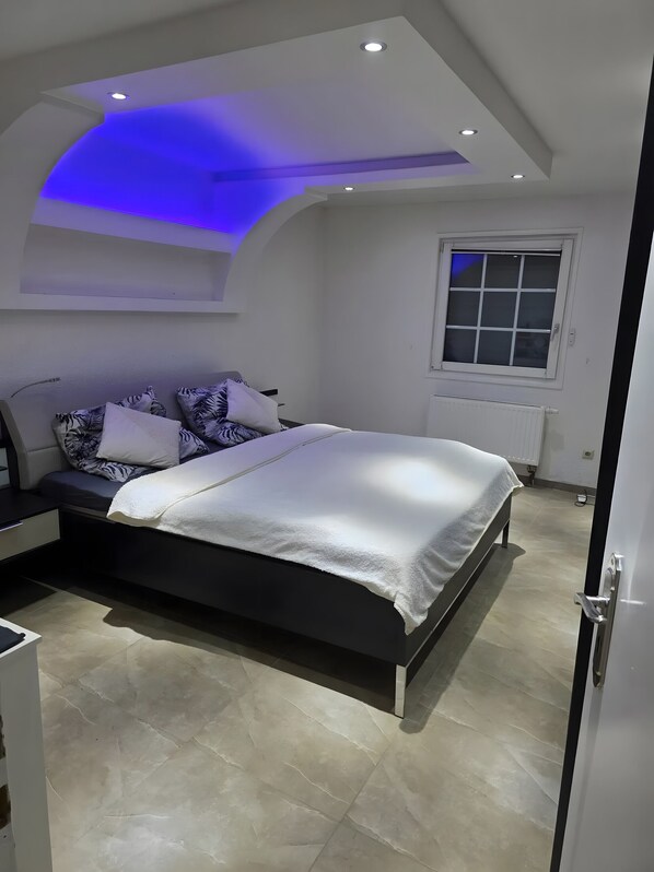 3 bedrooms, WiFi, bed sheets