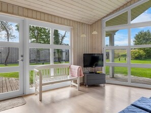 Televisie en een open haard