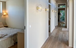 5 عدّة غرف نوم وسرير سفر وواي فاي مجانًا