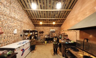 Se ofrece un desayuno típico de la región (105000 VND por persona)