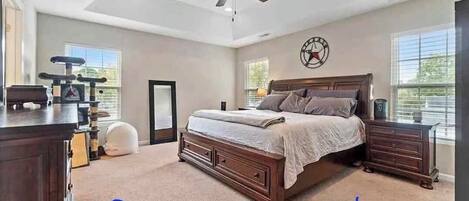 5 makuuhuonetta, silitysrauta/-lauta, Wi-Fi, vuodevaatteet