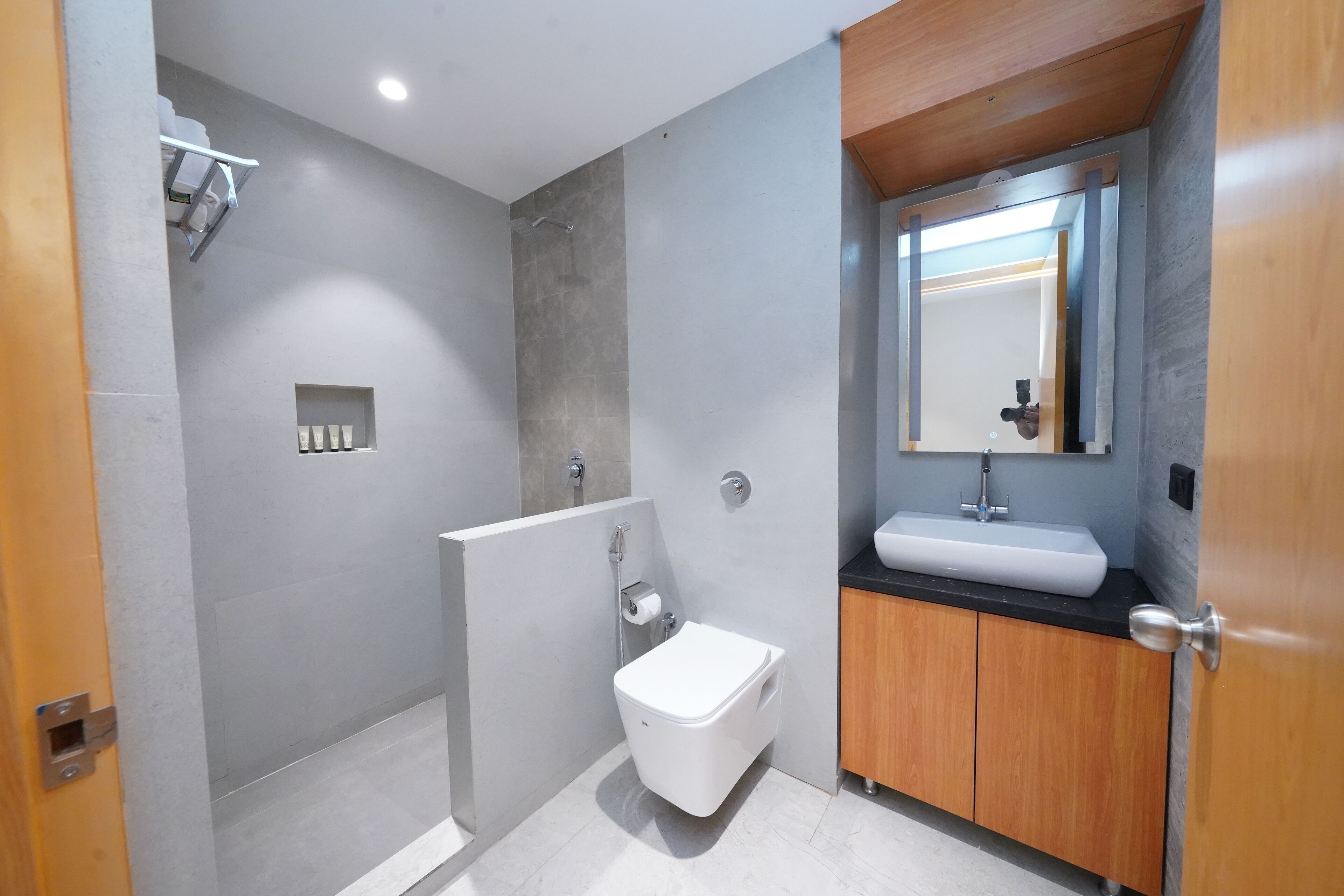Towels, soap, shampoo, toilet paper