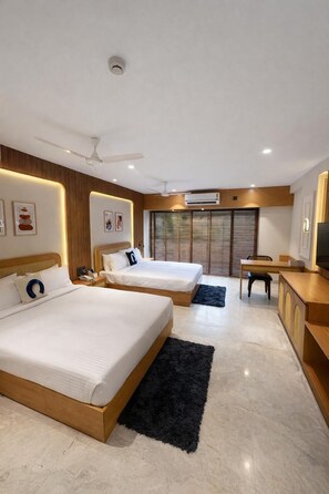 Desk, laptop workspace, soundproofing, iron/ironing board - Hotel Okati Begumpet (Hyderabad)