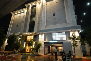 Exterior - Hotel Okati Begumpet (Hyderabad)