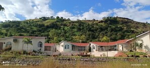 Konaklama yerinin ön cephesi