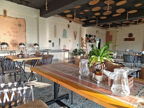Restaurant - Casa Rossa Resort (Pune)