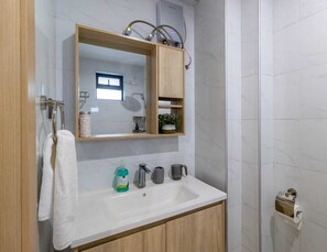 Gratis toiletartikelen, pantoffels, handdoeken, zeep
