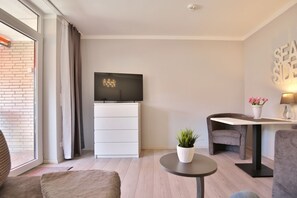 Unclassified image, 4 of 19, button