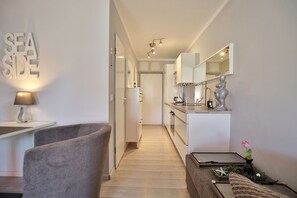 Fridge, microwave, oven, dishwasher - Apartment 11 in the Villa Idyll - Villa Idyll (Timmendorfer Strand)