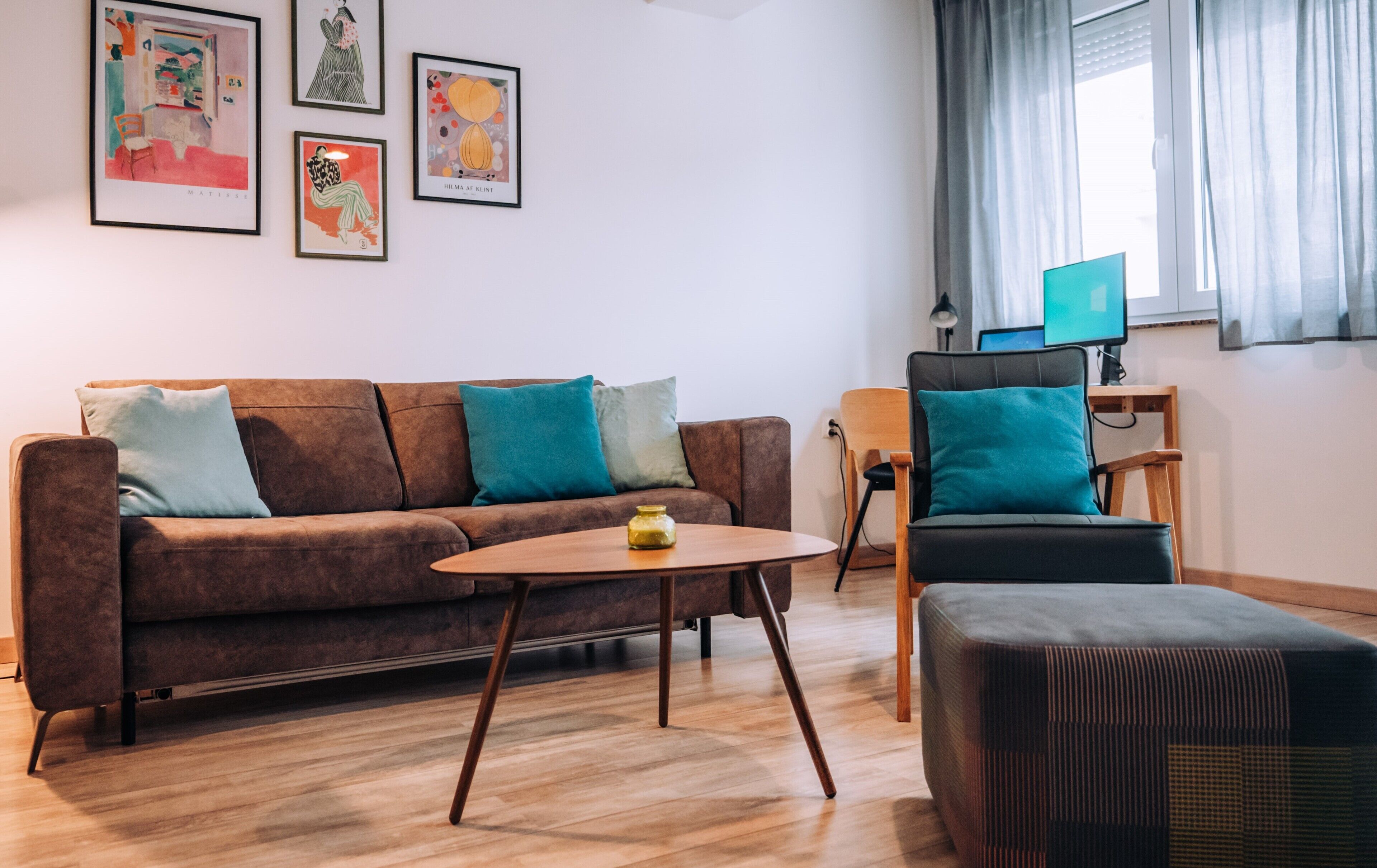 Smart TV, books, computer monitors