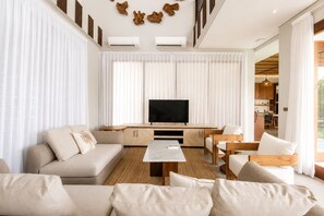 Villa (5 Bedrooms) | Esterni