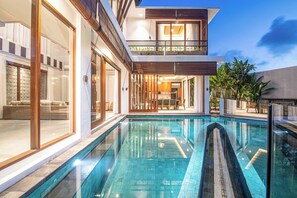 Villa (5 Bedrooms) | Exterior
