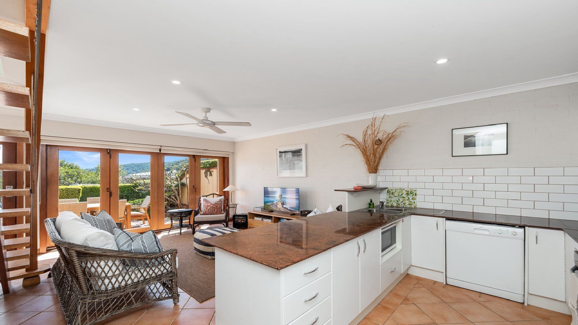 المنشأة من الداخل