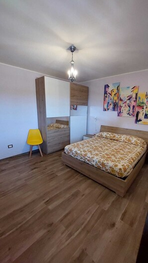 2 dormitorios, tabla de planchar con plancha, wifi y ropa de cama