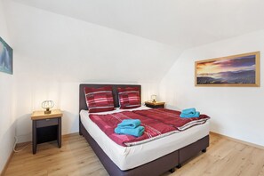 2 dormitoris, planxa i posts de planxar, wifi i roba de llit 