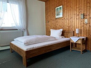 WiFi, bed sheets