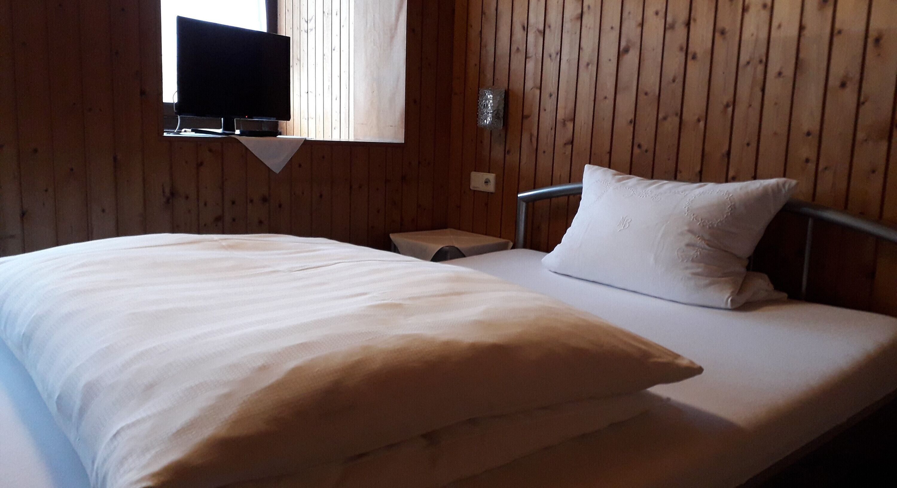 1 多间卧室、WiFi、床单