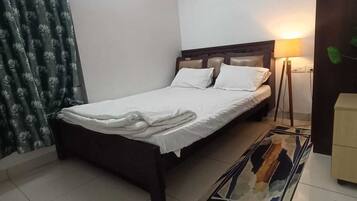 2 slaapkamers, een strijkplank/strijkijzer, gratis wifi, beddengoed