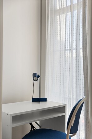 Interior - Haze on Gray - CBD Escape near Parklands & Chinatown (Adelaide)