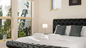 3 bedrooms, iron/ironing board, WiFi